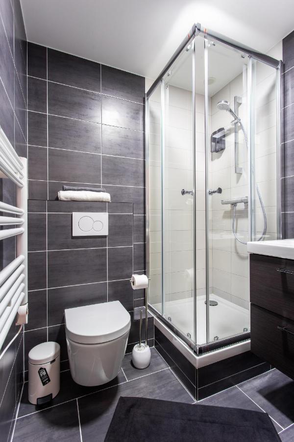D&E - PARIS-DISNEY - HOLIDAYS APARTMENT - APPARTEMENT DE VACANCES - 5 CHAMBRES- 5 SDB - 5 BEDROOMS - 5 BATHROOMS - Netflix Champs-Sur-Marne Exterior foto